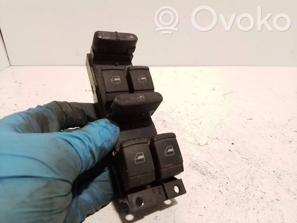 Skoda Octavia Mk1 (1U) Electric window control switch 