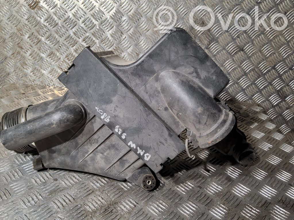 BMW 5 E39 Air filter box 