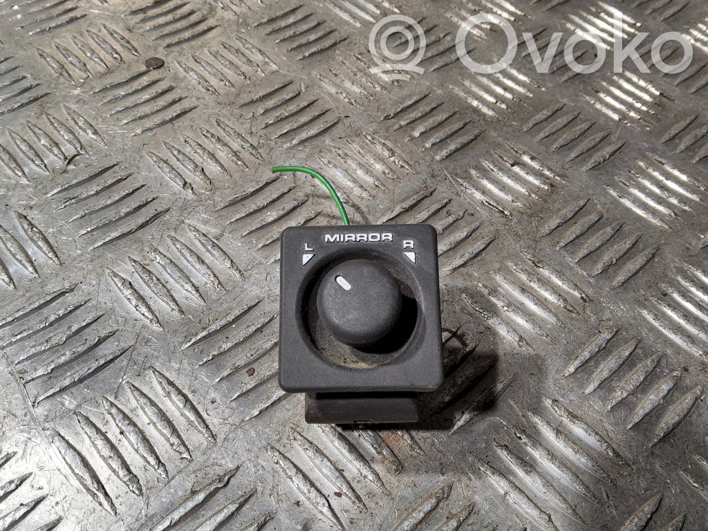 Land Rover Discovery Wing mirror switch 