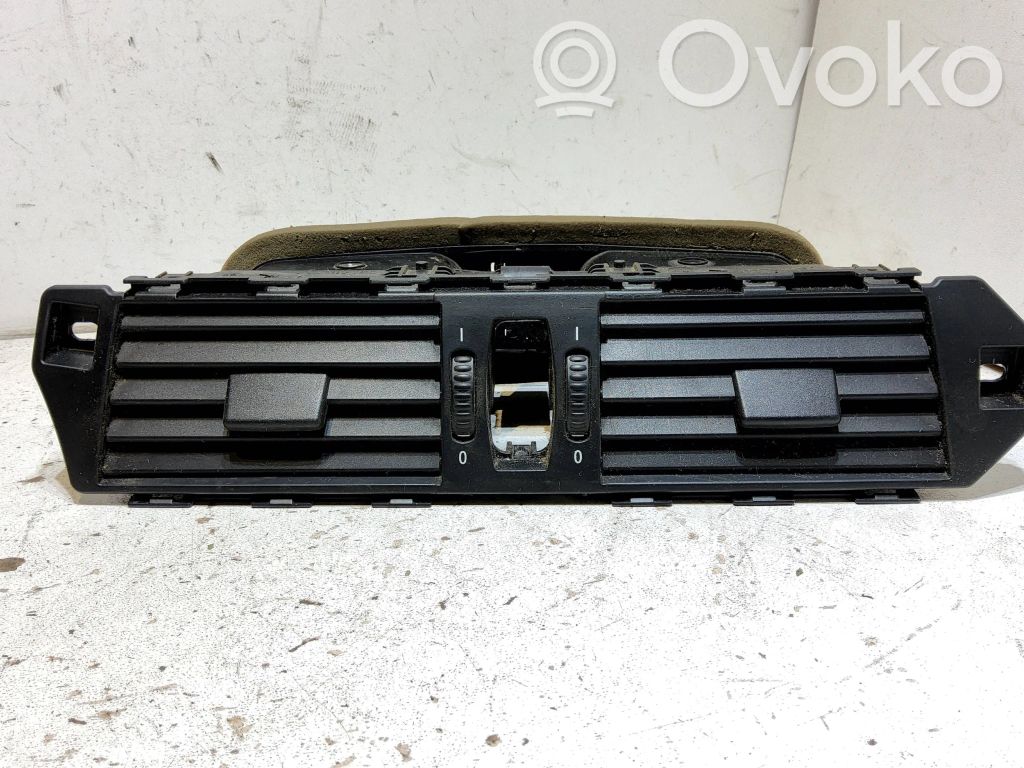 BMW 5 E60 E61 Centrinės oro grotelės 