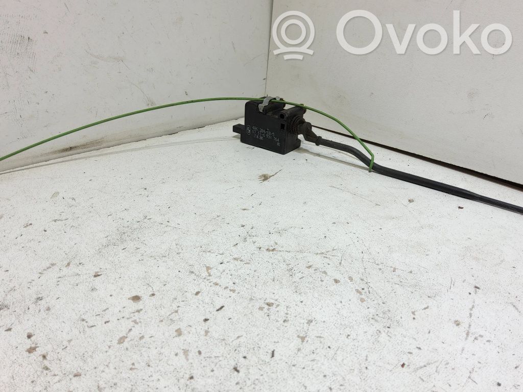 BMW 3 E90 E91 Fuel tank cap lock 