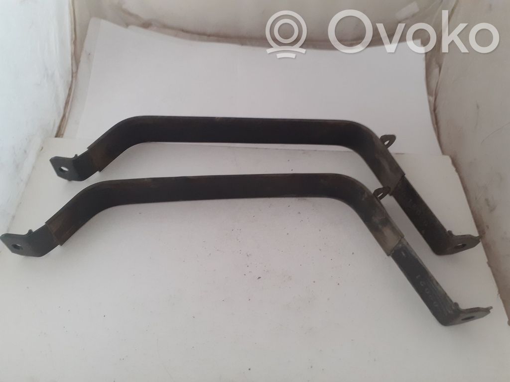 Honda Insight Soporte de montaje del depósito de combustible 