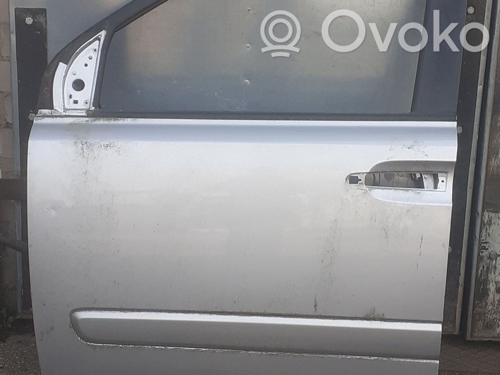 KIA Carnival Durvis 