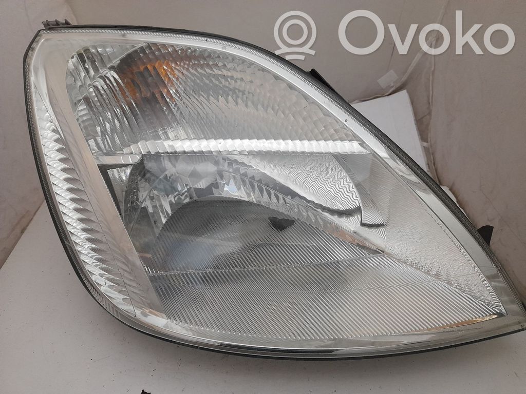 Ford Fiesta Lampa przednia 