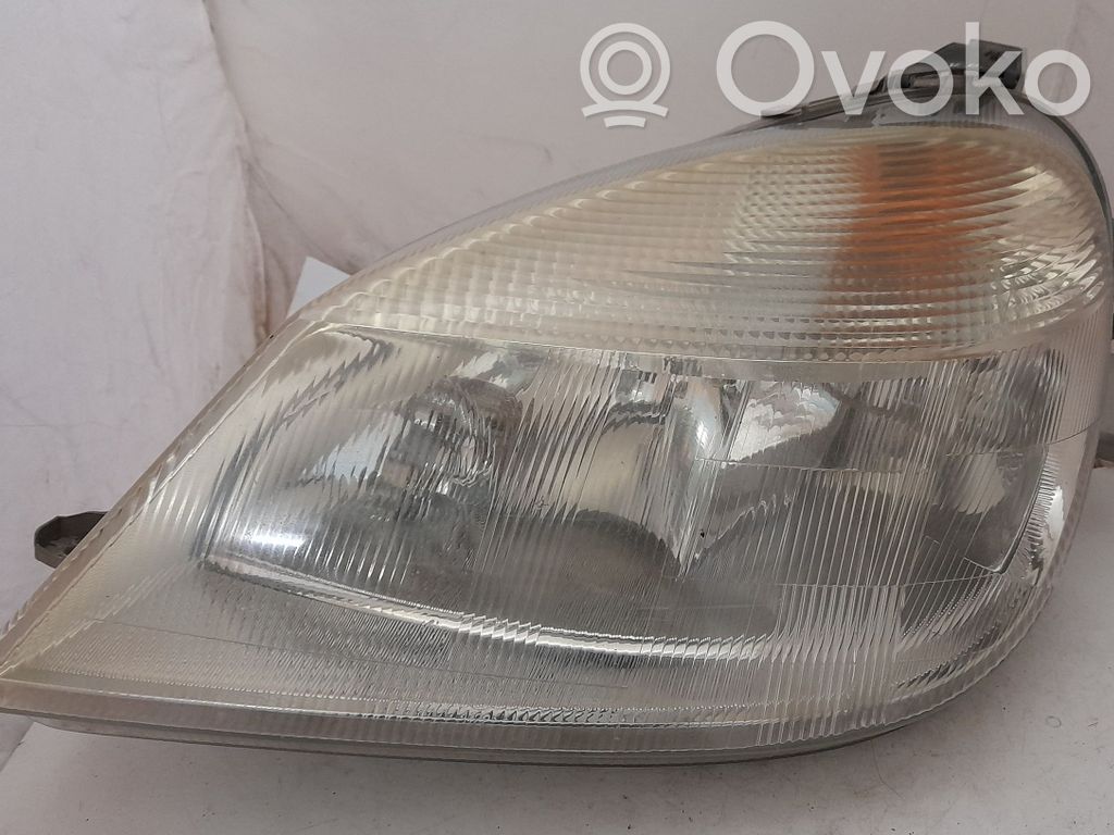 Mercedes-Benz Vaneo W414 Lampa przednia 