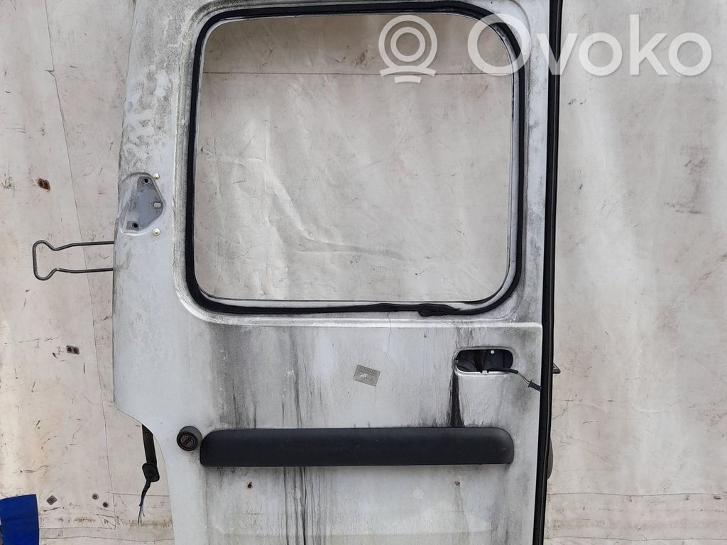 Renault Master II Aizmugurējās durvis 