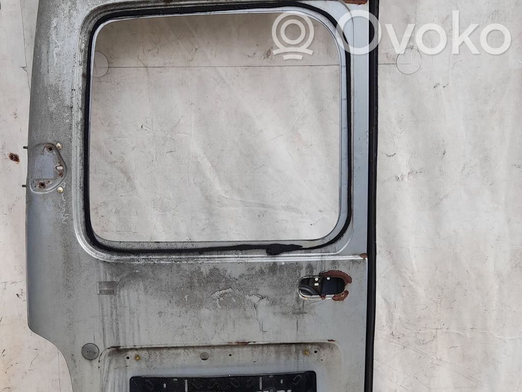 Renault Master II Aizmugurējās durvis 