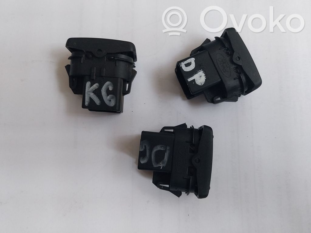 Ford Focus Kiti jungtukai/ rankenėlės/ perjungėjai 