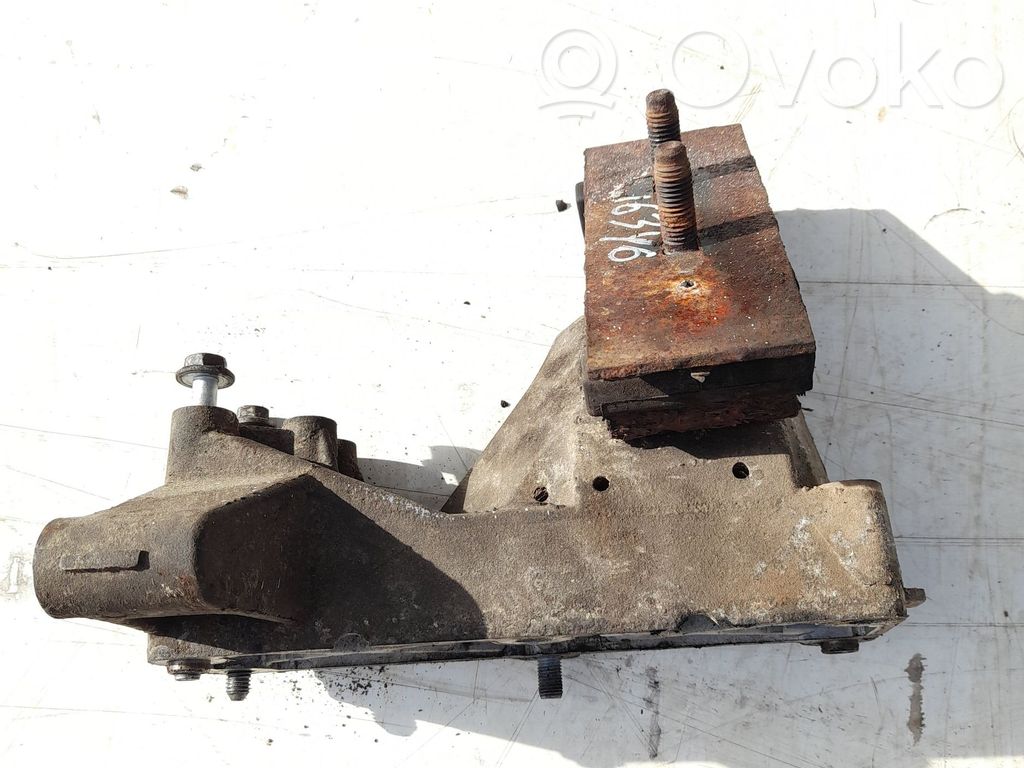 Iveco Daily 4th gen Engine mounting bracket 