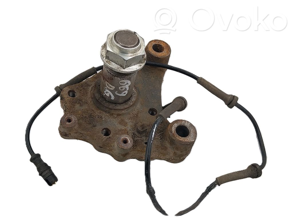 Opel Vivaro Rear wheel hub 
