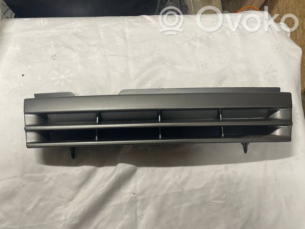 Front bumper upper radiator grill