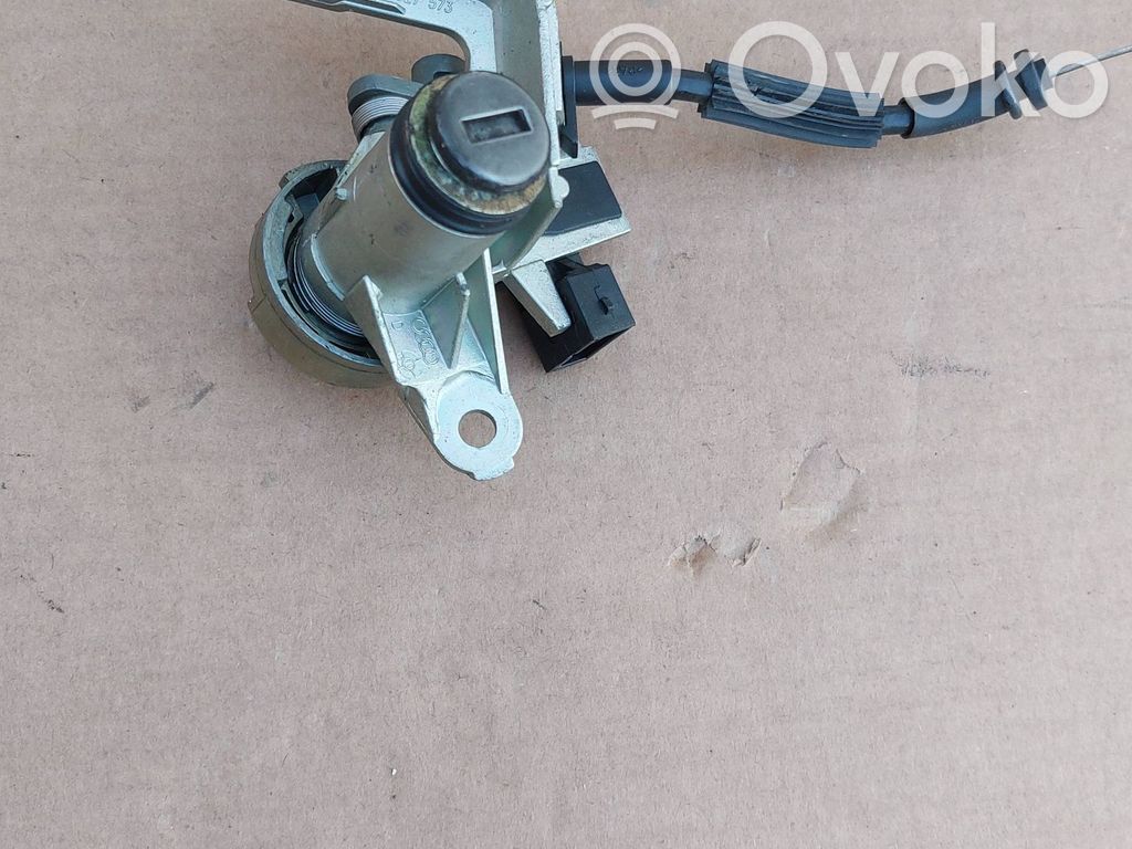 Tailgate exterior lock   4E0827573