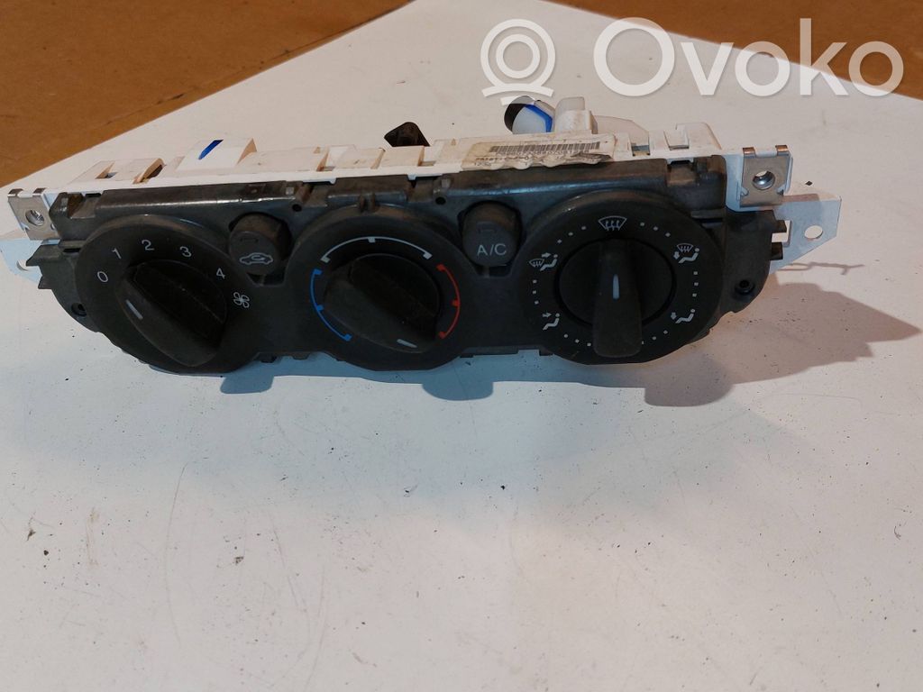 Climate control unit   7M5T19980AA