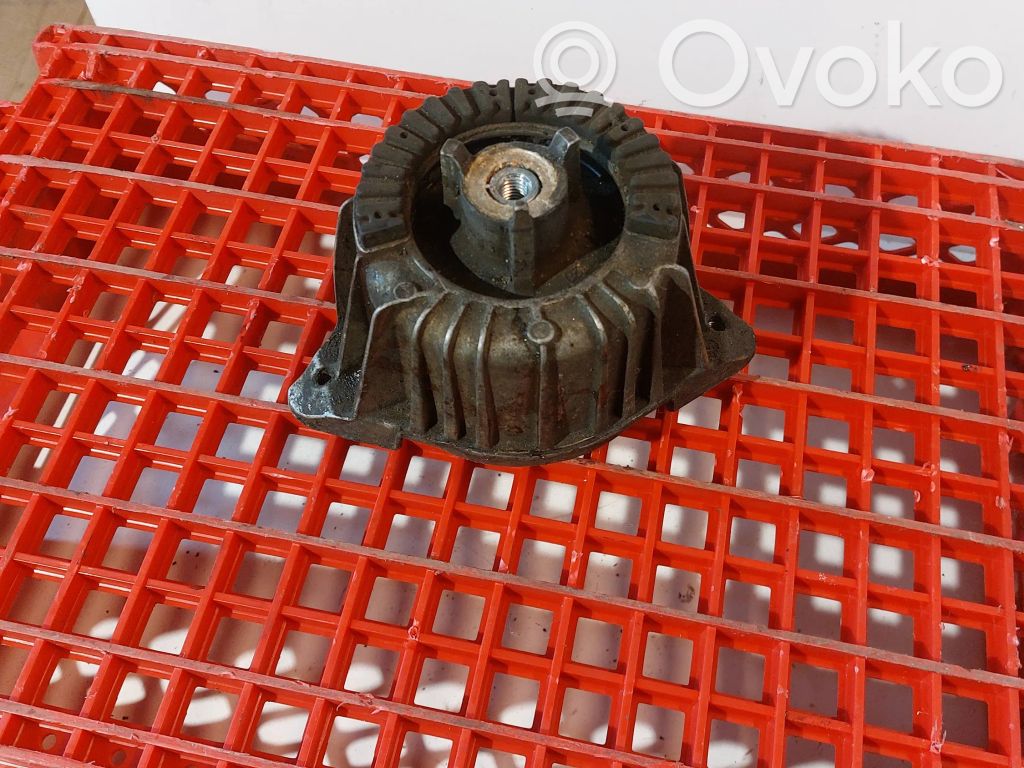 Engine mount bracket   A2042406017,2042402317,2042405017,2042406017,A2042402317,A2042405017