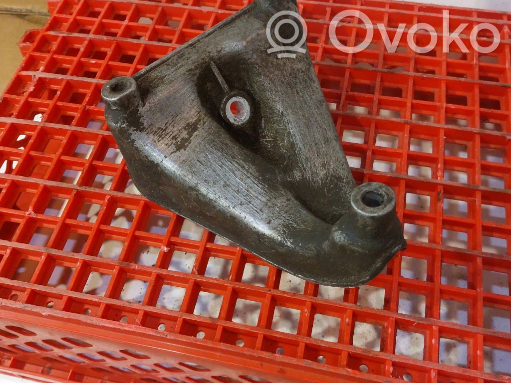 Audi A8 S8 D2 4D Engine mounting bracket 