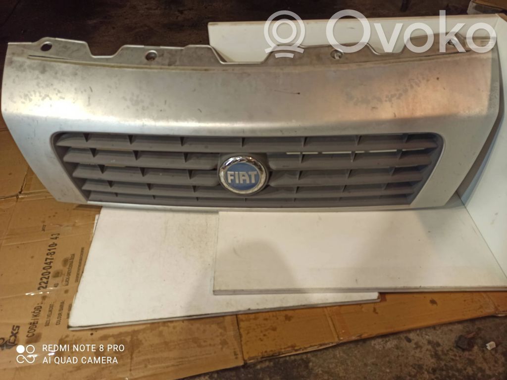 Fiat Ducato Grotelės viršutinės 