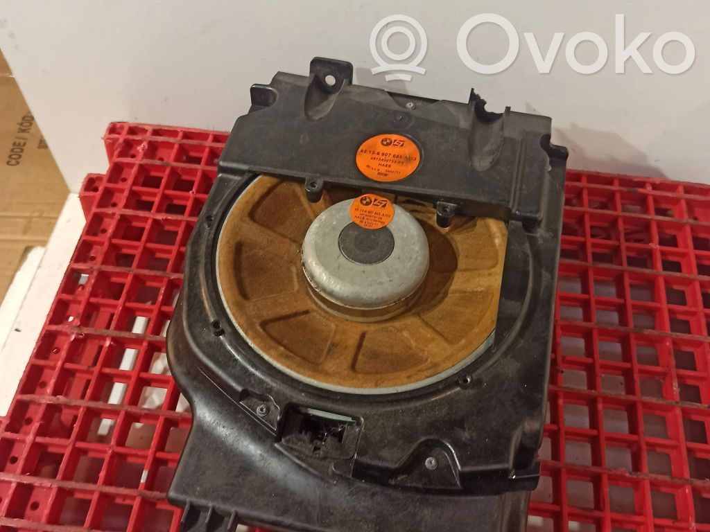 BMW 7 E65 E66 Subwoofer 