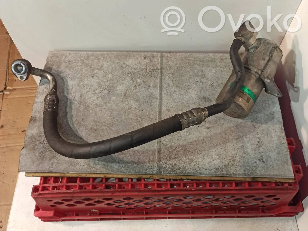 Audi A8 S8 D3 4E Ilmastointilaitteen putki (A/C) 