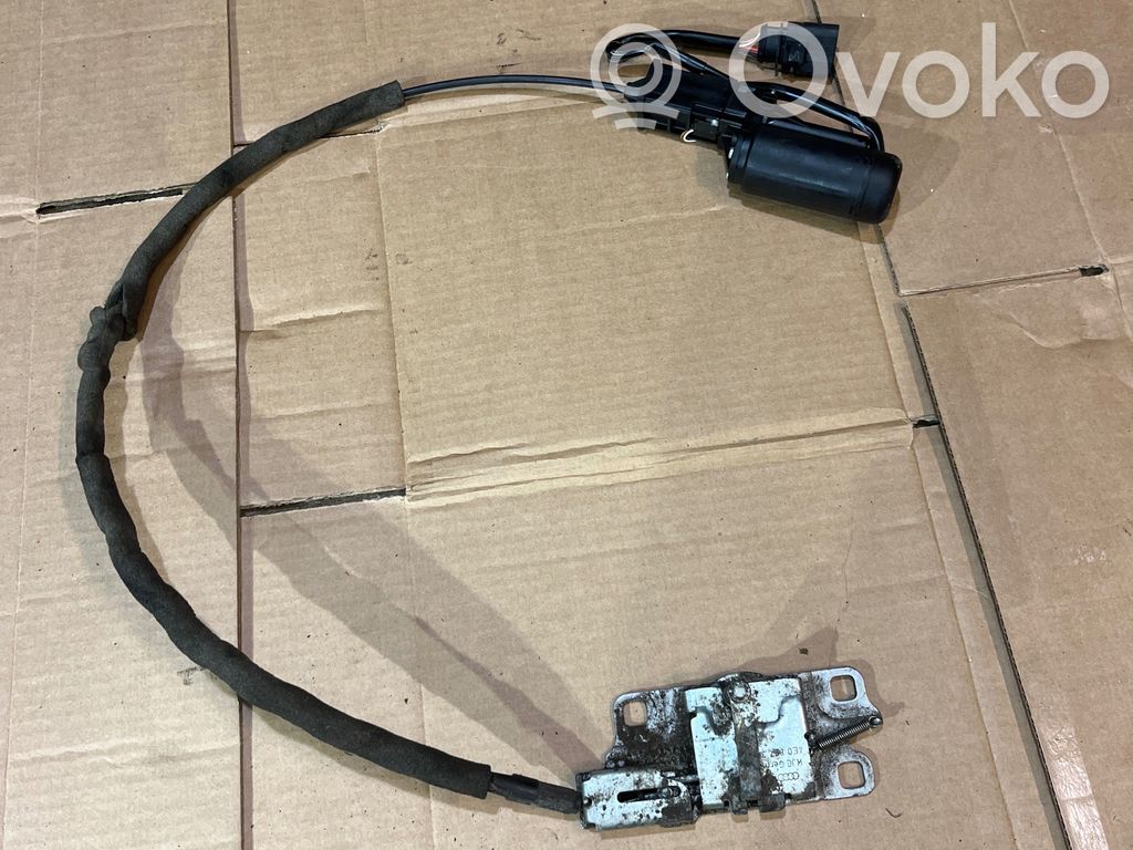 Audi A8 S8 D3 4E Aizmugurējā pārsega slēdzene 