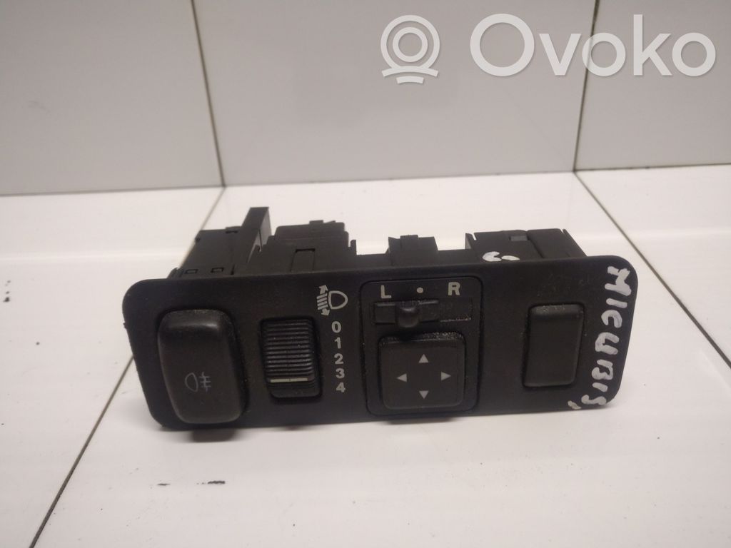 Mitsubishi Space Star Wing mirror switch 