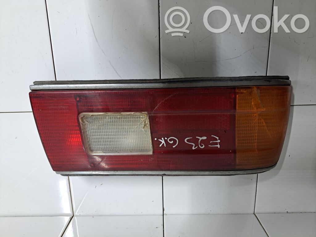 Rear/tail lights   1368207L,1361921