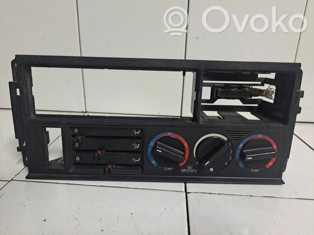 BMW 5 E34 Climate control unit 