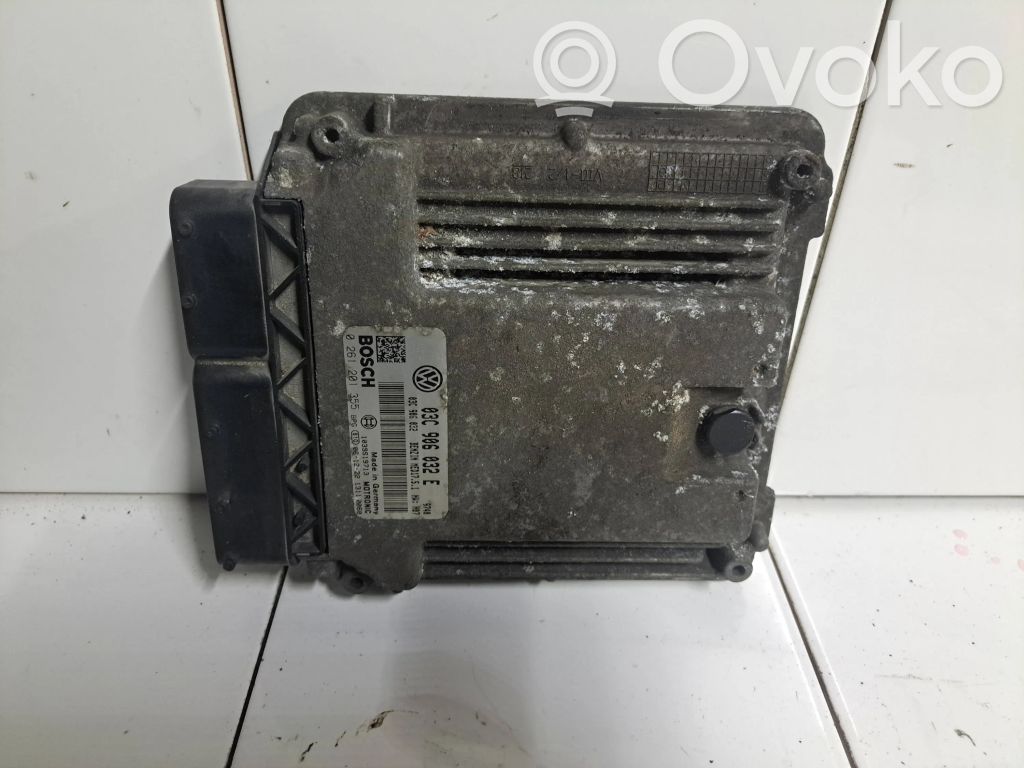 Volkswagen Jetta V Engine control unit/module 