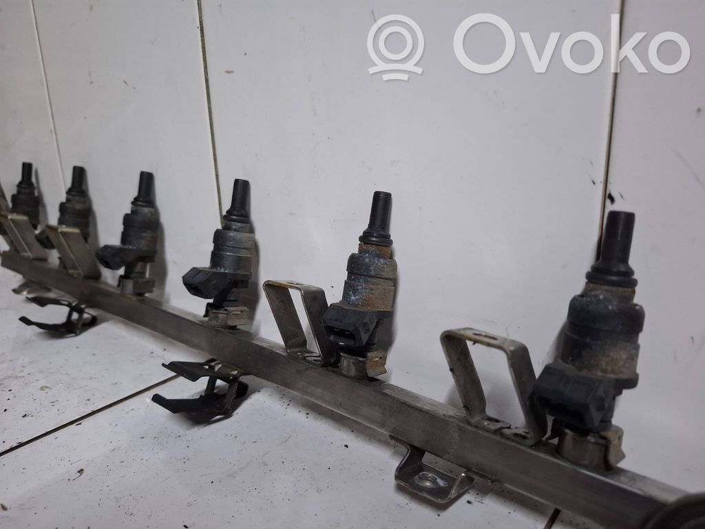 Fuel injector   1427240