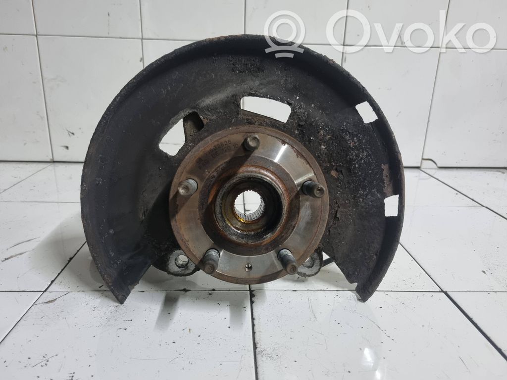 Opel Astra J Piasta koła przedniego 
