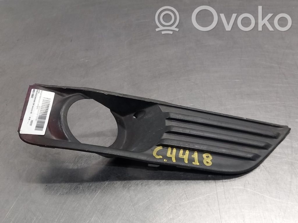 Front grill   4M5119952AE