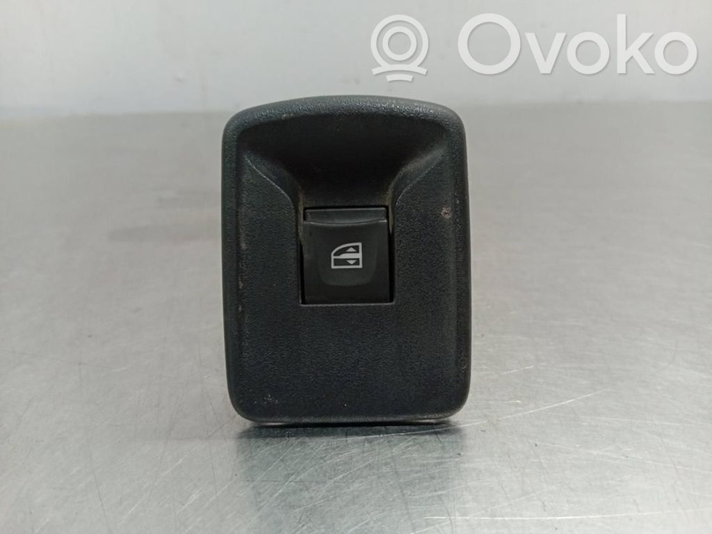 Renault Sandero I Electric window control switch 