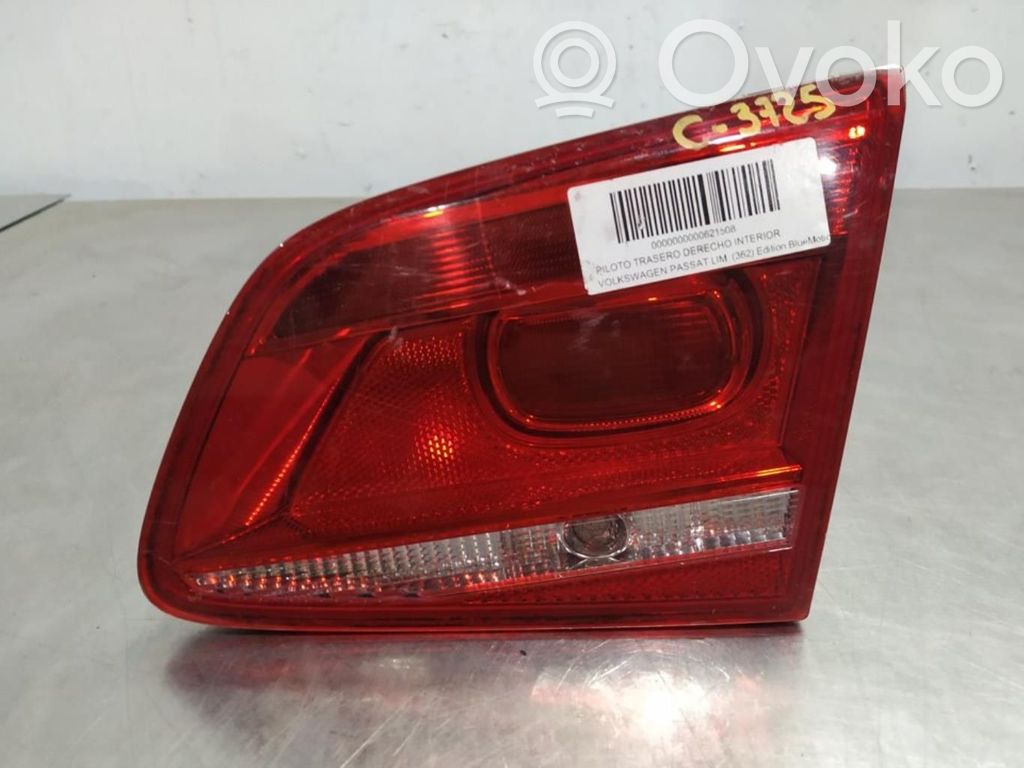 Volkswagen PASSAT Lampă spate în caroserie 