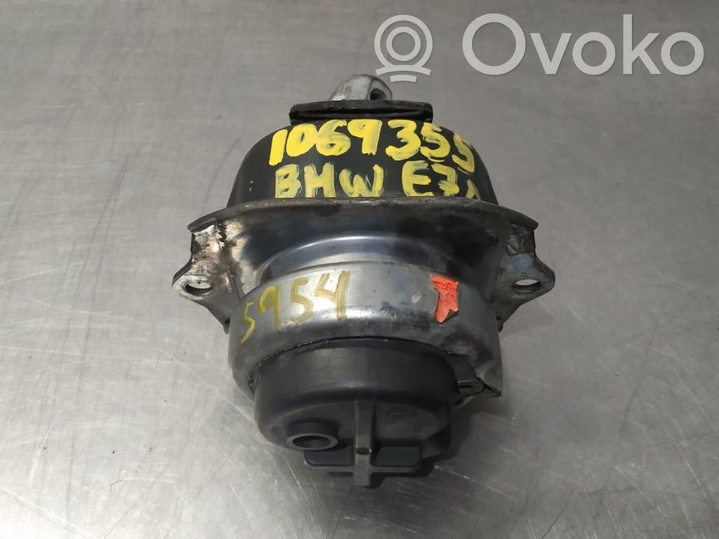 BMW X5 E70 Engine mount bracket 