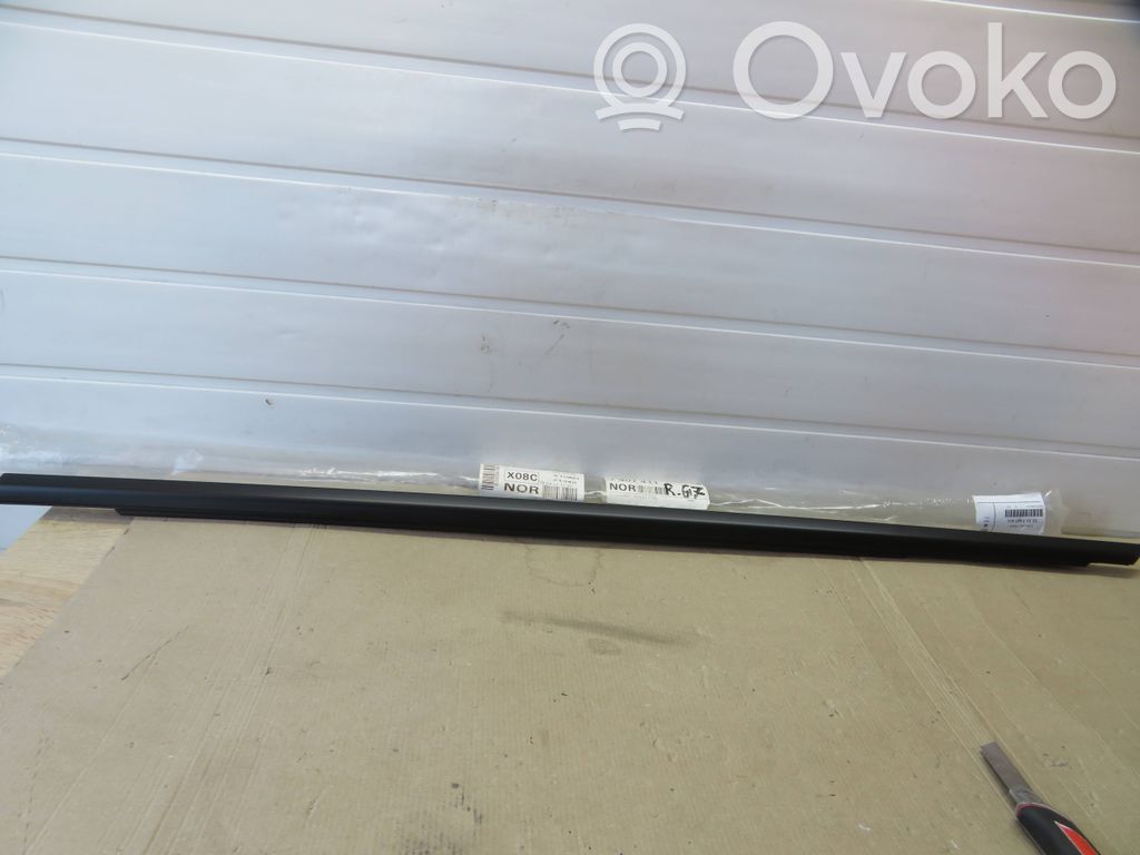 BMW 3 G20 G21 Listwa drzwi przednich 