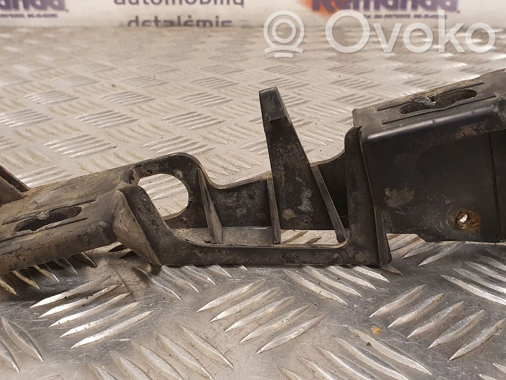 Citroen C4 I Front bumper mounting bracket 