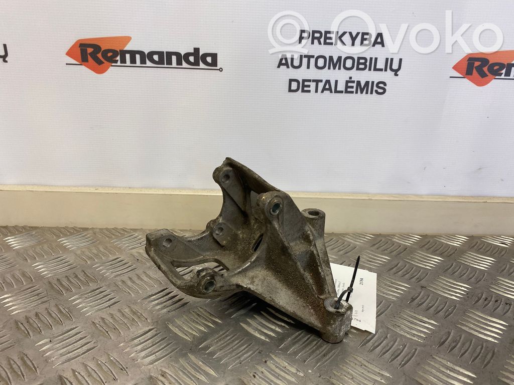 Land Rover Freelander Engine mounting bracket 