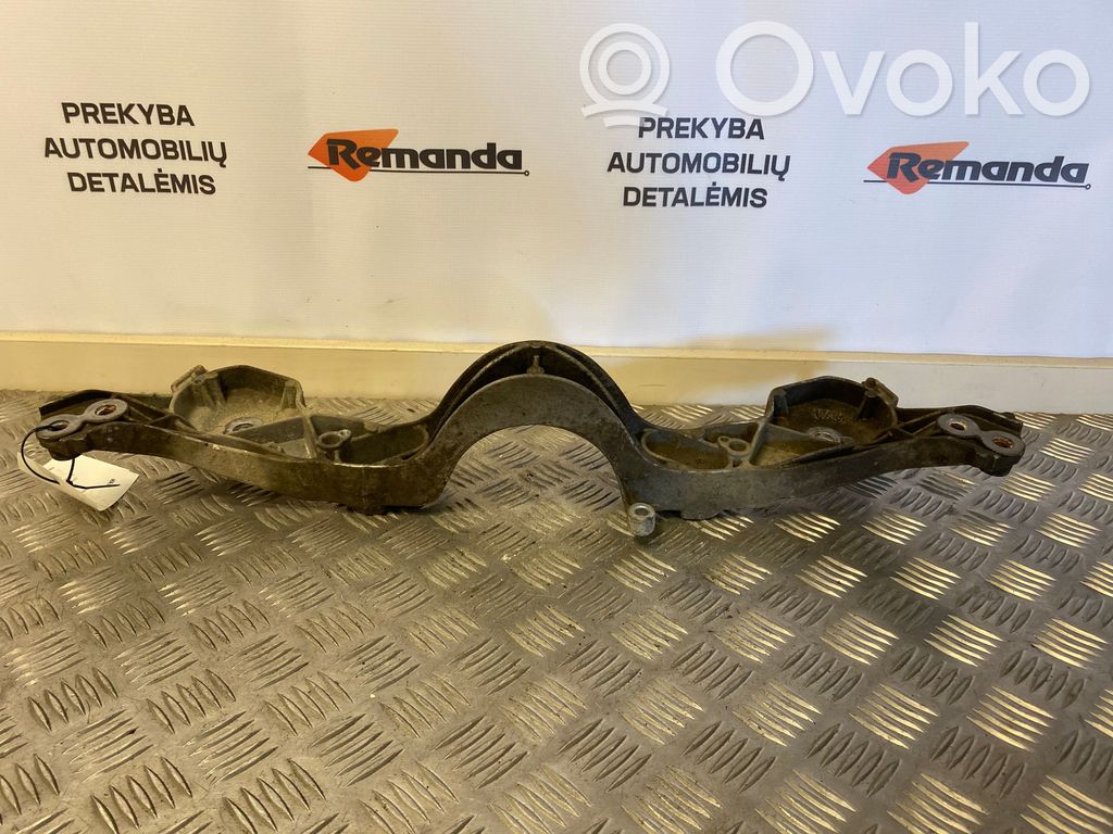 BMW X3 E83 Engine mounting bracket 