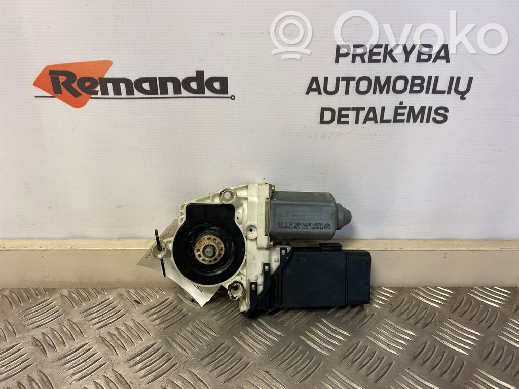 Volkswagen Golf IV Silnik regulatora szyby drzwi przednich 