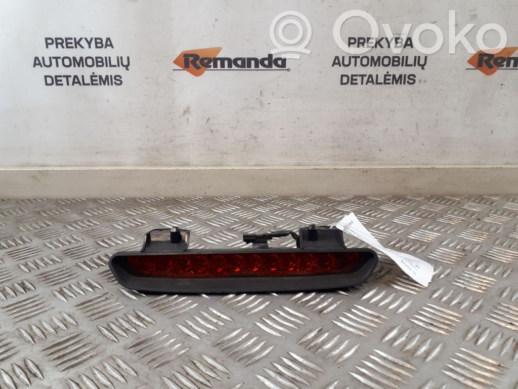 Chevrolet Orlando Third/center stoplight 