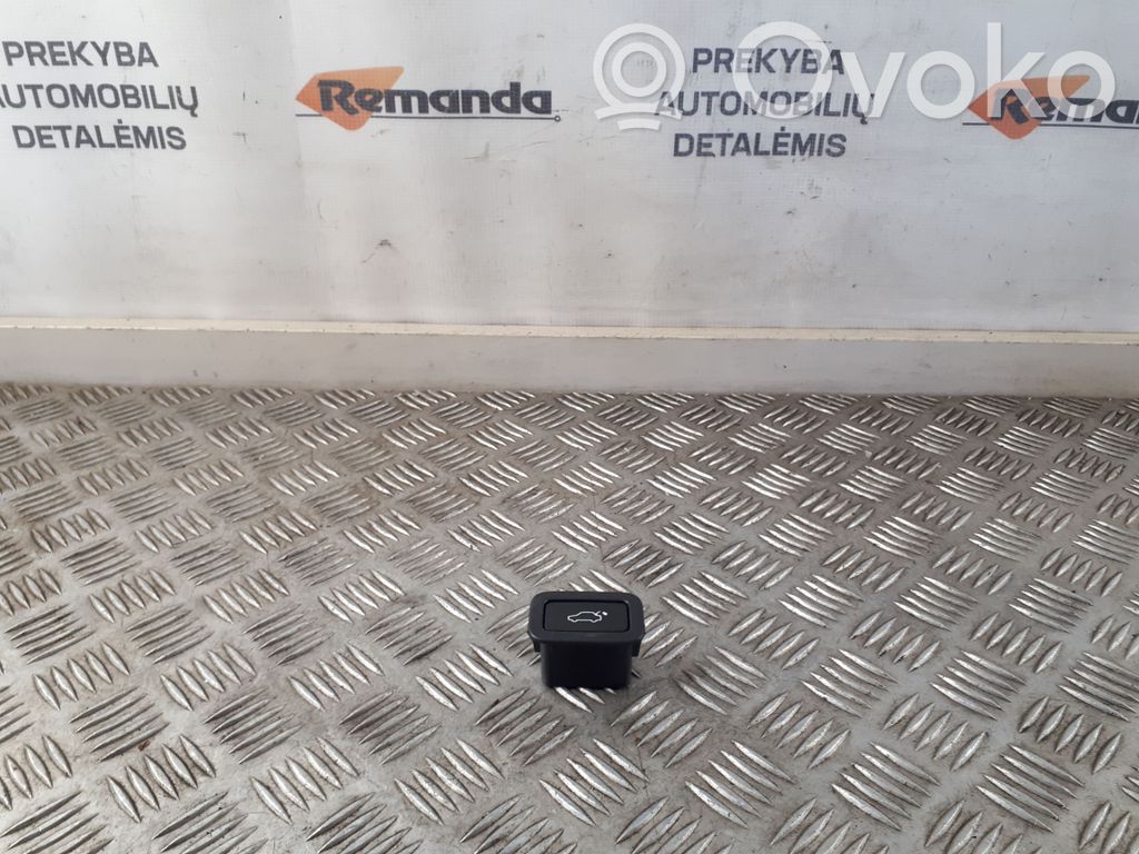Volvo V70 Tailgate/boot open switch button 