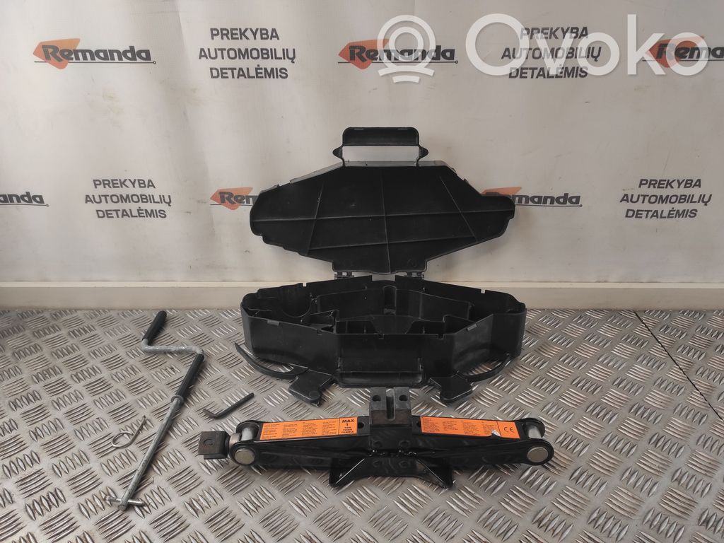 Opel Vivaro Tool set 
