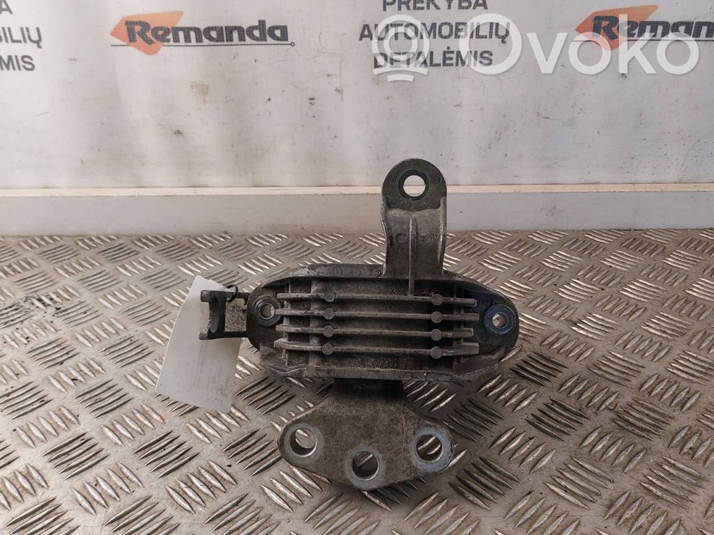 Opel Astra J Engine mount bracket 