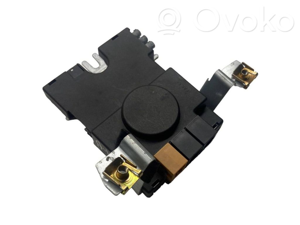 Audi A3 S3 8L Amplificator antenă aeriană 