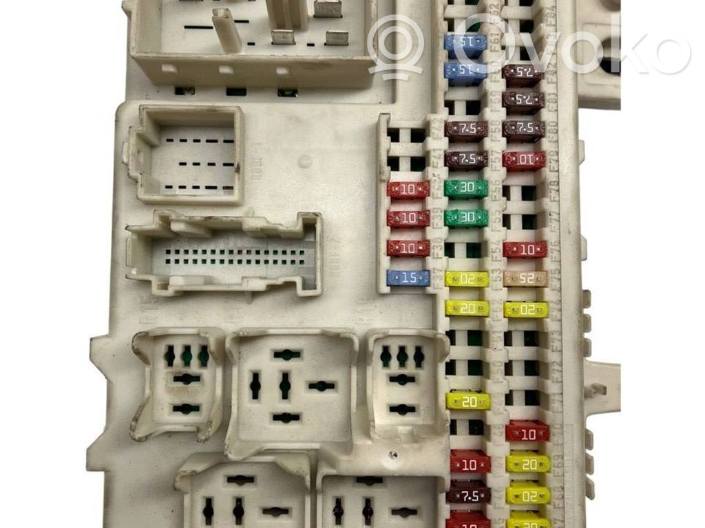 Mazda 3 I Fuse module 