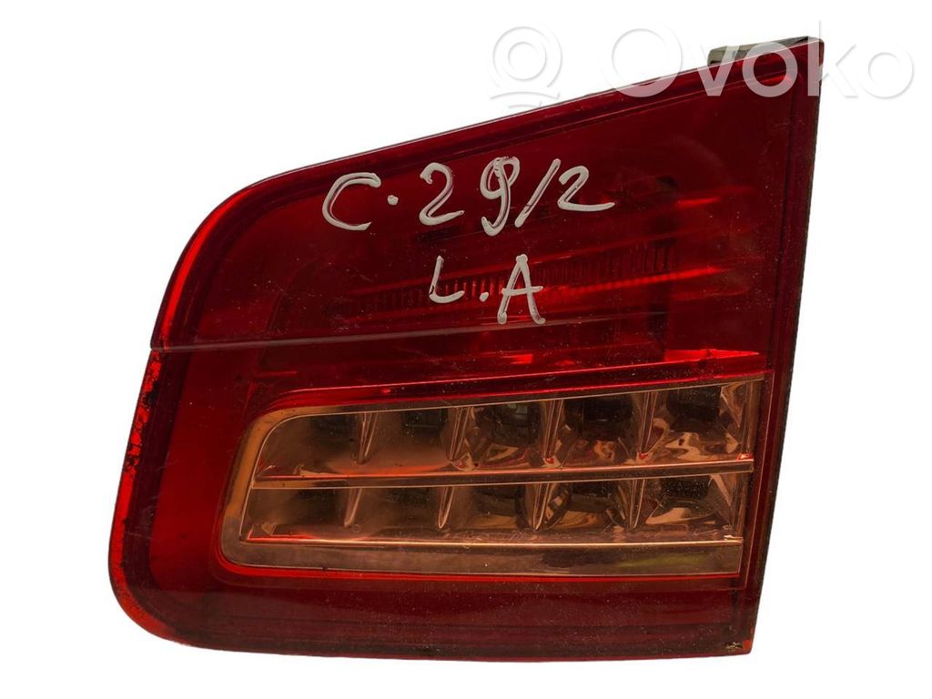Citroen C5 Galinis žibintas dangtyje 