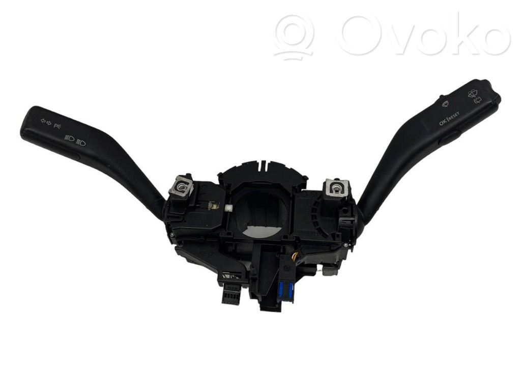 Skoda Octavia Mk2 (1Z) Wiper turn signal indicator stalk/switch 