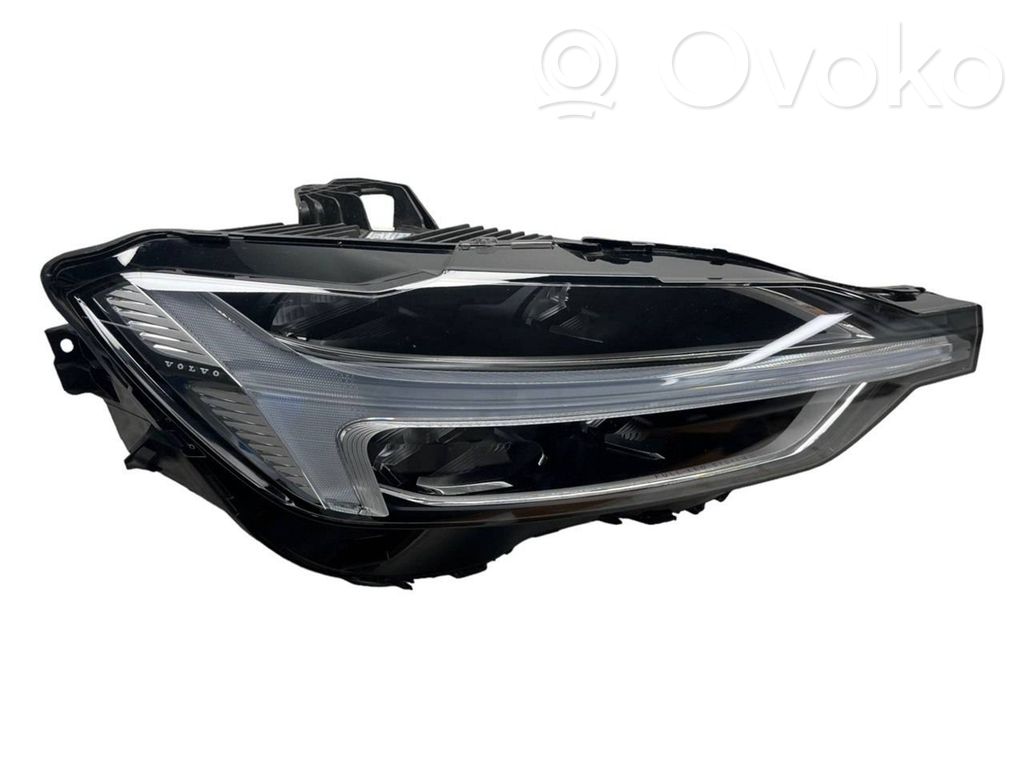 Volvo XC60 Lampa przednia 