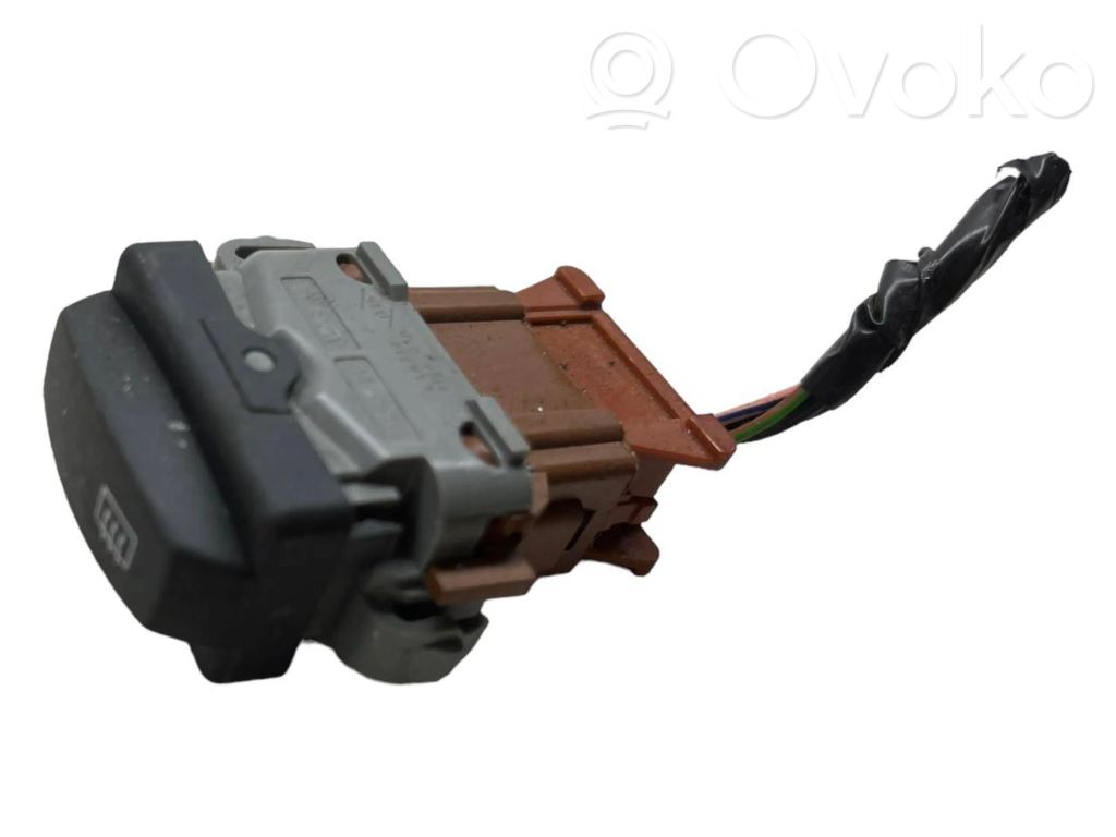 Dacia Duster Windscreen/window heater switch 