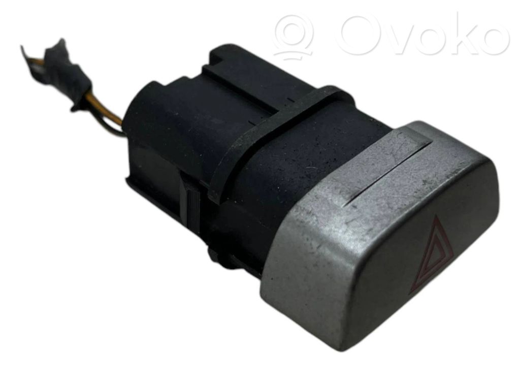 Ford Focus Botón interruptor de luz de peligro 