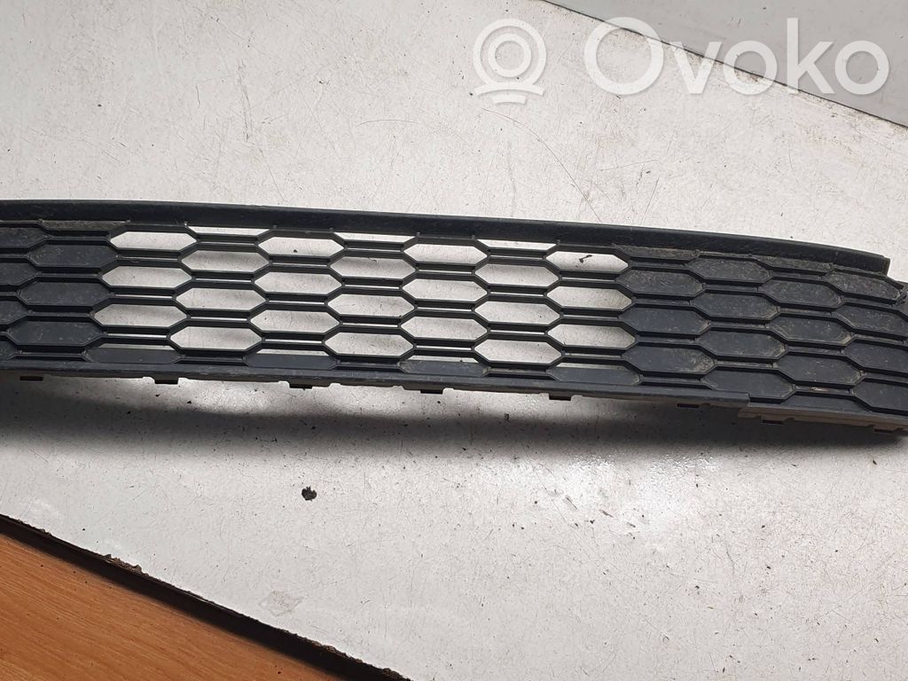 Skoda Fabia Mk3 (NJ) Kratka dolna zderzaka przedniego 